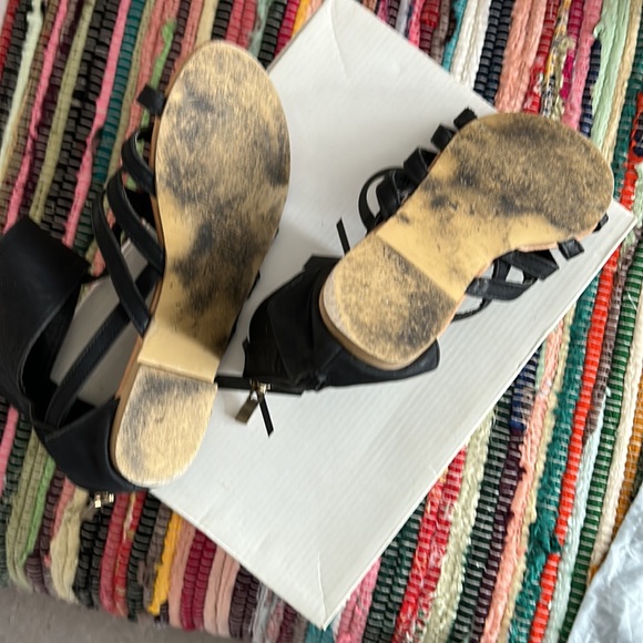 Sandals used but in great shape size 6 - Picture 4 of 4